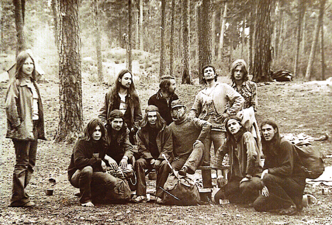 No 1978. gada līdz pat 90. gadu sākumam hipiji ik vasaru pulcējās nometnē pie Gaujas un Lilastes.