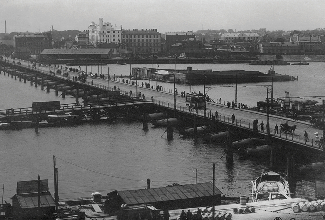 Skats uz Rozenbaha peldētavu 20. gadsimta sākuma Rīgā