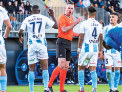 Edgars Maļcevs, tiesājot Latvijas futbola Virslīgas spēli pagājušā gada pavasarī. Foto — futbola klubs Riga FC