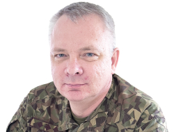 Nacionālo bruņoto spēku pulkvedis Māris Tūtins.