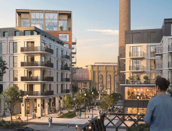 Riga Waterfront apbūves vizualizācija. Patlaban plānojums pašā Daugavas krastā neļauj būvēt ēkas augstāk par diviem stāviem. Attīstītāju vīzija paredz lielākos debesskrāpjus tieši krastā