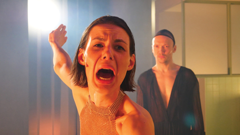 Margaritas lomā Ieva Segliņa, Volands — Arturs Krūzkops.
Foto — Anita Kremma