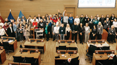Pirmās iedzīvotāju klimata asamblejas dalībnieku kopbilde.
Foto — Ingrīda Strazdiņa