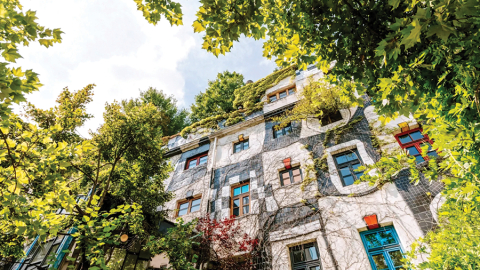 Kunst Haus Wien tagad sevi sauc par pasaulē zaļāko muzeju, jo atteicies no apkures ar dabasgāzi, pilnībā pārslēdzoties uz ģeotermālo enerģiju.