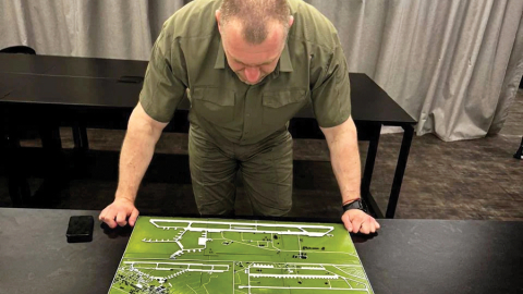 Militārās operācijas Zirnekļtīkls plānošana. 1. jūnija naktī ukraiņu droni uzbruka pieciem militārajiem lidlaukiem dziļi Krievijas iekšienē. Foto — Ukrainas Bruņotie spēki