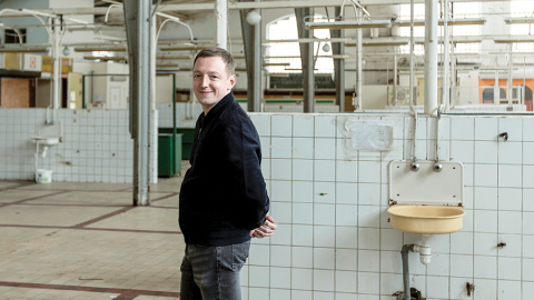 Apvienotajos Arābu Emirātos reģistrētā uzņēmuma GD&L Services un investora pārstāvis Vladlens Jakovļevs Vidzemes tirgus piena paviljonā.