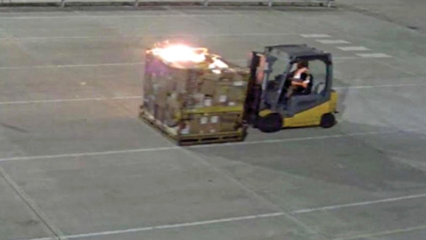 Viena no Krievijas specdienestu sūtītajām pakām uzliesmoja Birmingemā. Tās ceļš veda arī caur Rīgu