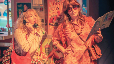 Telmas lomā Ieva Puķe (pa kreisi), Luīze — Elīna Vāne. Publicitātes foto