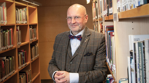 Vācu vēsturnieks Tomass T. Millers pērn pievērsās pirmās latviešu valodā drukātās grāmatas noslēpumu izpētei.