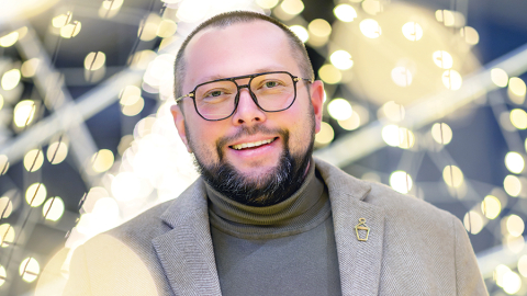 Esmu no tiem cilvēkiem, kas pieaugušā dzīvē dara to, ko bērnībā izsapņojis, saka December Design dibinātājs Kristaps Štobis.