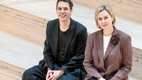 Arhitekts Miķelis Putrāms un bērnudārza direktore Jūlija Ivanova bērnudārza tapšanā pārvarējuši daudzus šķēršļus.