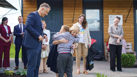 Jau 2023. gadā Save Ukraine atklāja pirmo moduļu māju ciematu, kur no Krievijas atgūtie bērni kopā ar ģimenēm var palikt, lai saņemtu rehabilitāciju