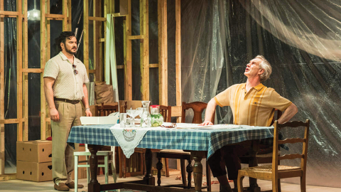 Roalda Dāla lomā Ģirts Krūmiņš (no labās), Toms Mešlers — Gints Grāvelis.