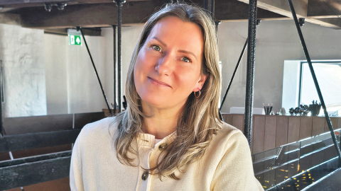 «Pirmo reizi trasē visi ir nobijušies. No zilumiem arī neviens nav aizbēdzis. Man galvenais bija iemācīt bērniem iemīlēt šo sporta veidu. Tas panākams caur spēlēm, caur draudzību,» saka pedagoģe un bijusī kamaniņu trenere Arnita Ancēna.