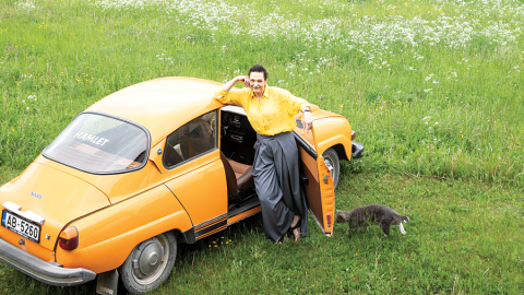 Anna un leģendārais retro auto Hamlets.