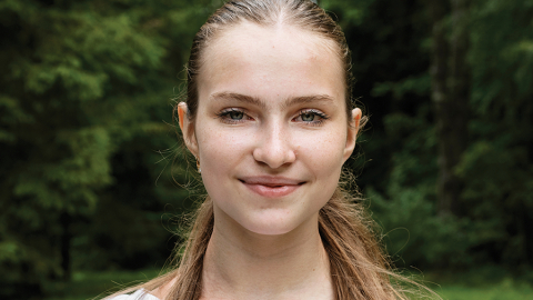 Anastasijai Hrebenai (13) no Kijivas apgabala karš iemācījis priecāties par katru nodzīvoto dienu.