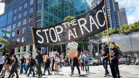 Protests pret mākslīgā intelekta attīstītāju steigu Sanfrancisko 11. jūlijā.