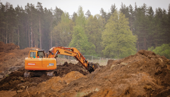 Būvdarbi infrastruktūras apkopes punktā Iecavā. Publicitātes foto