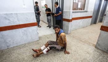 Kāds palestīnietis, kuru Izraēlas armijas karavīri sašāva 11. jūnijā pie viena no pārtikas izdales punktiem Gazā.