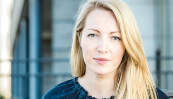 Ilze Medne uzsver, ka ir svarīgi laikus un mērķtiecīgi veidot uzkrājumus. Standarta drošības spilvenam vajadzētu būt 3—6 mēnešu ienākumu apmērā. Tas dos laiku mierīgi pārkvalificēties vai atrast jaunu darbu, nekrist panikā pirmajās grūtībās.