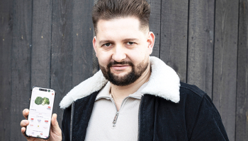 «Neesmu cilvēks, kas meklē iespēju ietaupīt piecus centus. Cenšos atrast īpaši izdevīgu cenu, par kuru preci iegādāties vairumā, lai pietiek ilgākam laikam,» stāsta Arturs Zikovs.