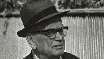 Fricis Menders Jūrmalā 1969. gada vasarā. Kadrs no Pauļa Lazdas filmētā materiāla viesošanās laikā Latvijā. Latvijas Nacionālā arhīva krājums