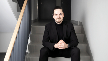 Pirmās palīdzības sniegšanu, tajā skaitā sirds masāžu, Emīls apguva autovadītāju kursos.