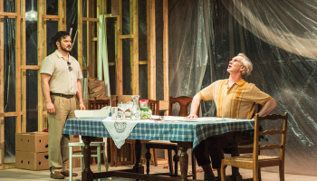 Roalda Dāla lomā Ģirts Krūmiņš (no labās), Toms Mešlers — Gints Grāvelis.