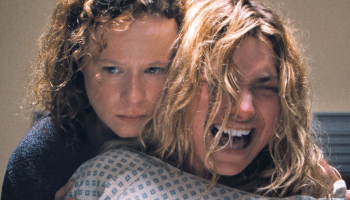 Klaudijas lomā Tora Bērča (pa kreisi), Lidija — Imodžena Pūtsa. Publicitātes foto