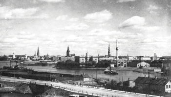 Skats uz Langes un dēla kuģu būves uzņēmumu pie Āgenskalna līča ap 1900. gadu