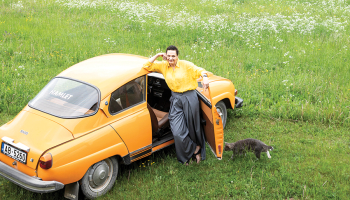 Anna un leģendārais retro auto Hamlets.
