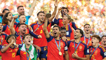 Finālmačā pārspējot Argentīnu, pasaules kausu futbolā izcīnīja Spānijas izlase. Turnīra astoņās spēlēs Spānija ielaida tikai vienus vārtus ceturtdaļfinālā pret Beļģiju. Pēdējo 18 gadu laikā Spānija izcīnījusi trīs Eiropas čempionu titulus un divus pasaules kausus.