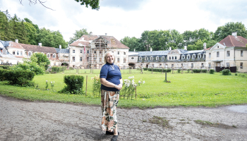 Kaucmindes pils saimniece arhitekte Aiva Dreimane-Ozolzīle.