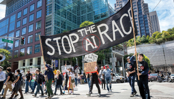 Protests pret mākslīgā intelekta attīstītāju steigu Sanfrancisko 11. jūlijā.