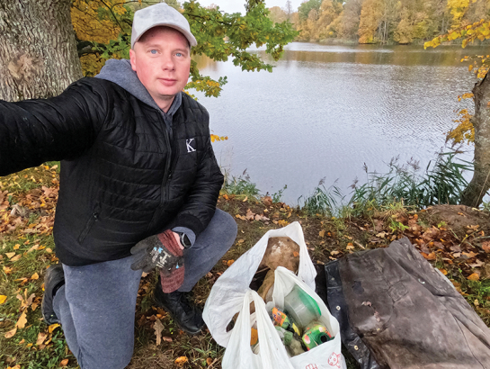 «Par paveikto pastāstu arī soctīklos, lai cilvēki padomātu un iemestu savus atkritumus konteinerā, nevis atstātu mežā uz takas,» saka Māris Strautnieks.