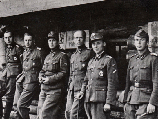 Latviešu leģiona 15. divīzijas 34. kājnieku pulka virsnieku grupa Bardovo apkārtnē Krievijā 1944. gada aprīlī