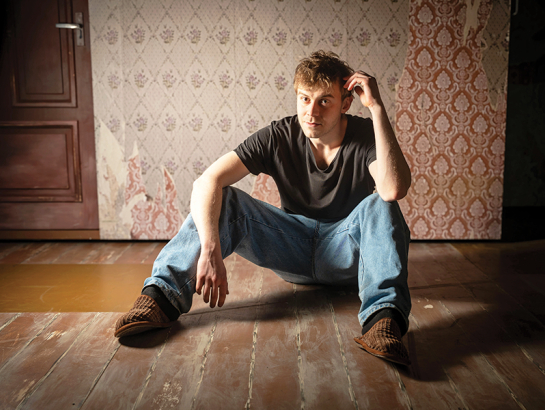 «Skatītāji zālē man ir svarīgi. Citādi jau varētu sēdēt mājās un spēlēt ledusskapja priekšā,» saka Valts Skuja.