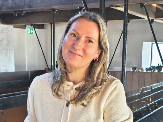 «Pirmo reizi trasē visi ir nobijušies. No zilumiem arī neviens nav aizbēdzis. Man galvenais bija iemācīt bērniem iemīlēt šo sporta veidu. Tas panākams caur spēlēm, caur draudzību,» saka pedagoģe un bijusī kamaniņu trenere Arnita Ancēna.