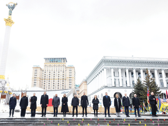 24. februārī solidaritātes vizītē Kijivā ieradās Zviedrijas, Latvijas, Dānijas, Horvātijas, Somijas, Igaunijas, Islandes, Norvēģijas valdību vadītāji, Eiropas Komisijas un Eiropas Padomes prezidents, kā arī Lietuvas aizsardzības ministrs.