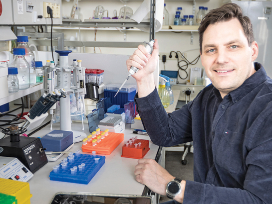 Kalvja Branguļa komanda ir vienīgā Eiropā, kas pēta borēliju proteīnu struktūras.