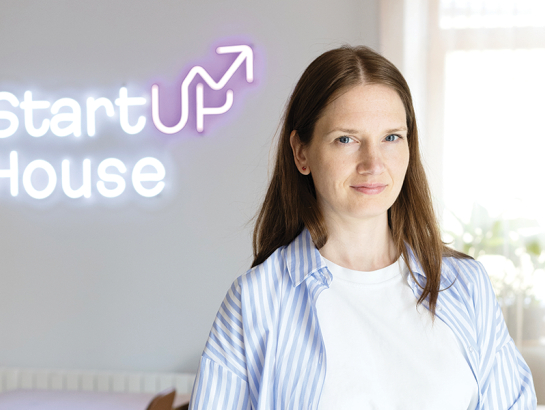 Alise Dīrika Riga TechGirls darbībā aktīvi iesaistījās pirmos piecus gadus, pēc tam darbojās kā mentore. «Tagad Riga TechGirls ir mans paziņu un draudzeņu loks. Tā ir mana drošā vieta, kur atgriezties.»