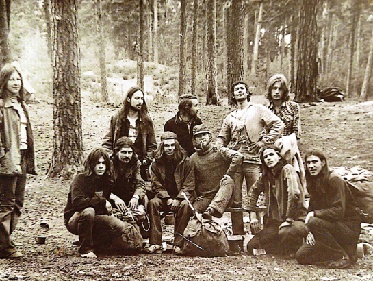 No 1978. gada līdz pat 90. gadu sākumam hipiji ik vasaru pulcējās nometnē pie Gaujas un Lilastes.