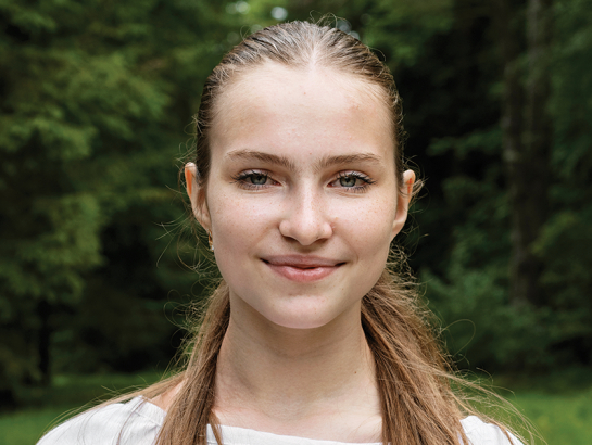 Anastasijai Hrebenai (13) no Kijivas apgabala karš iemācījis priecāties par katru nodzīvoto dienu.
