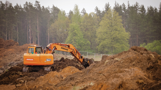 Būvdarbi infrastruktūras apkopes punktā Iecavā. Publicitātes foto