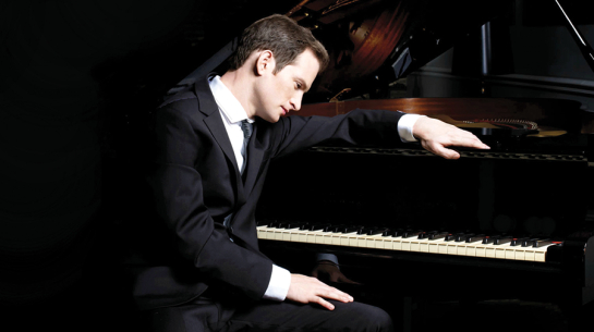 Britu džeza dziedātājs, pianists un komponists Entonijs Strongs. Publicitātes foto