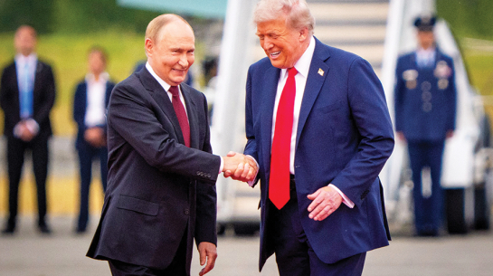 ASV prezidents Donalds Tramps 15. augustā Aļaskā sagaida Krievijas diktatoru Vladimiru Putinu.