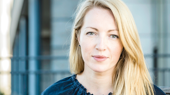 Ilze Medne uzsver, ka ir svarīgi laikus un mērķtiecīgi veidot uzkrājumus. Standarta drošības spilvenam vajadzētu būt 3—6 mēnešu ienākumu apmērā. Tas dos laiku mierīgi pārkvalificēties vai atrast jaunu darbu, nekrist panikā pirmajās grūtībās.