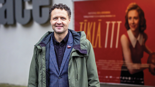 Dzintars Dreibergs, studijas Kultfilma vadītājs.