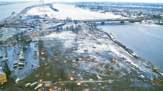 Barikāžu ugunskuri pie Latvijas televīzijas ēkas Zaķusalā 1991. gada janvārī