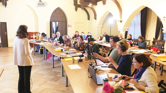 Pērn novembrī tika mācīti pirmie 23 Teen STAR instruktori, kuri gatavi mācīt jauniešiem par dzimumaudzināšanu. Foto — Ģimenes ekoloģijas institūts, Facebook